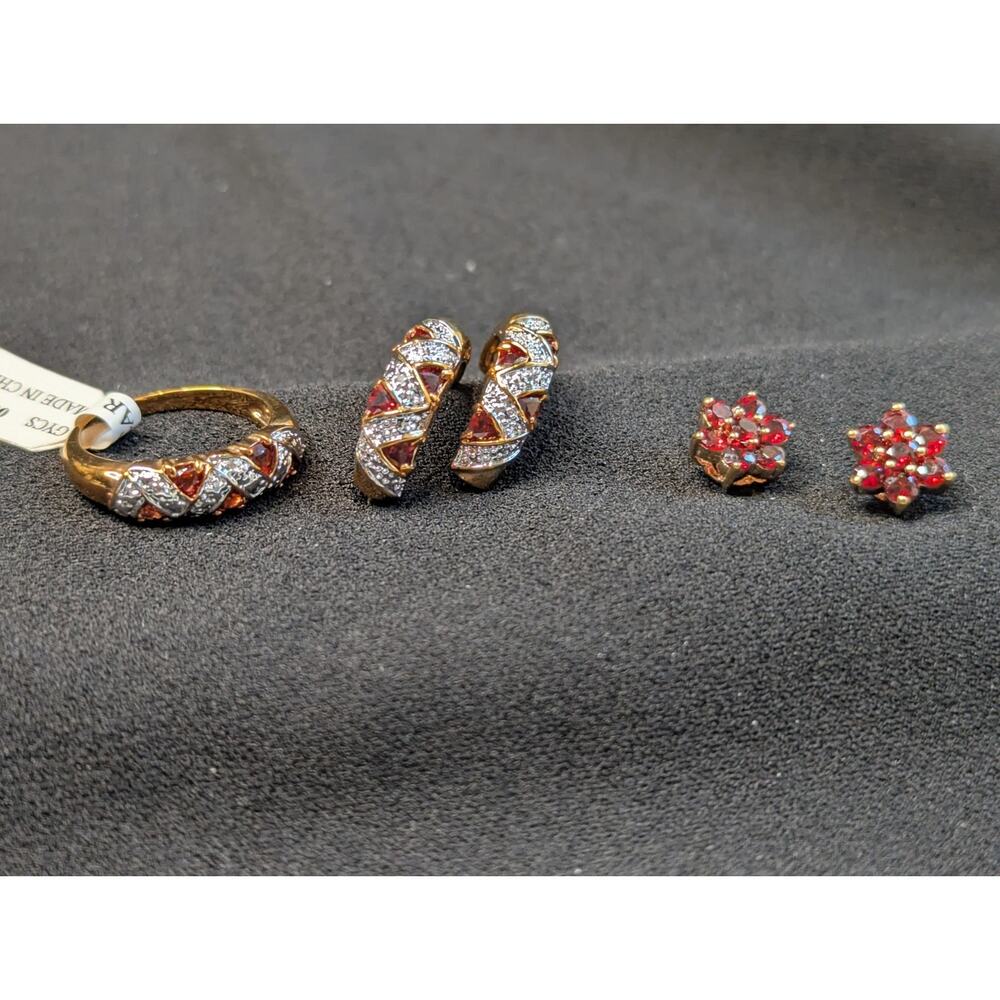 Red Garnet Set Gold Tone Ring Sz 7.5 Pierced Earrings Set 2 January Birth Stone